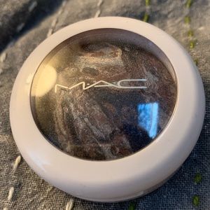 MAC Holiday Mineralize Shadow — Winterized